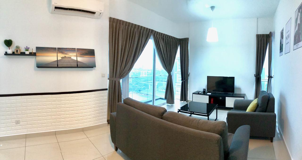 Pinnacle Tower Apartment Stay By Feel Suites Johor Bahru Exterior photo