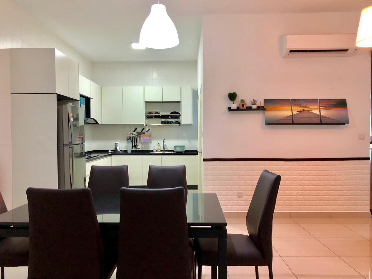 Pinnacle Tower Apartment Stay By Feel Suites Johor Bahru Exterior photo