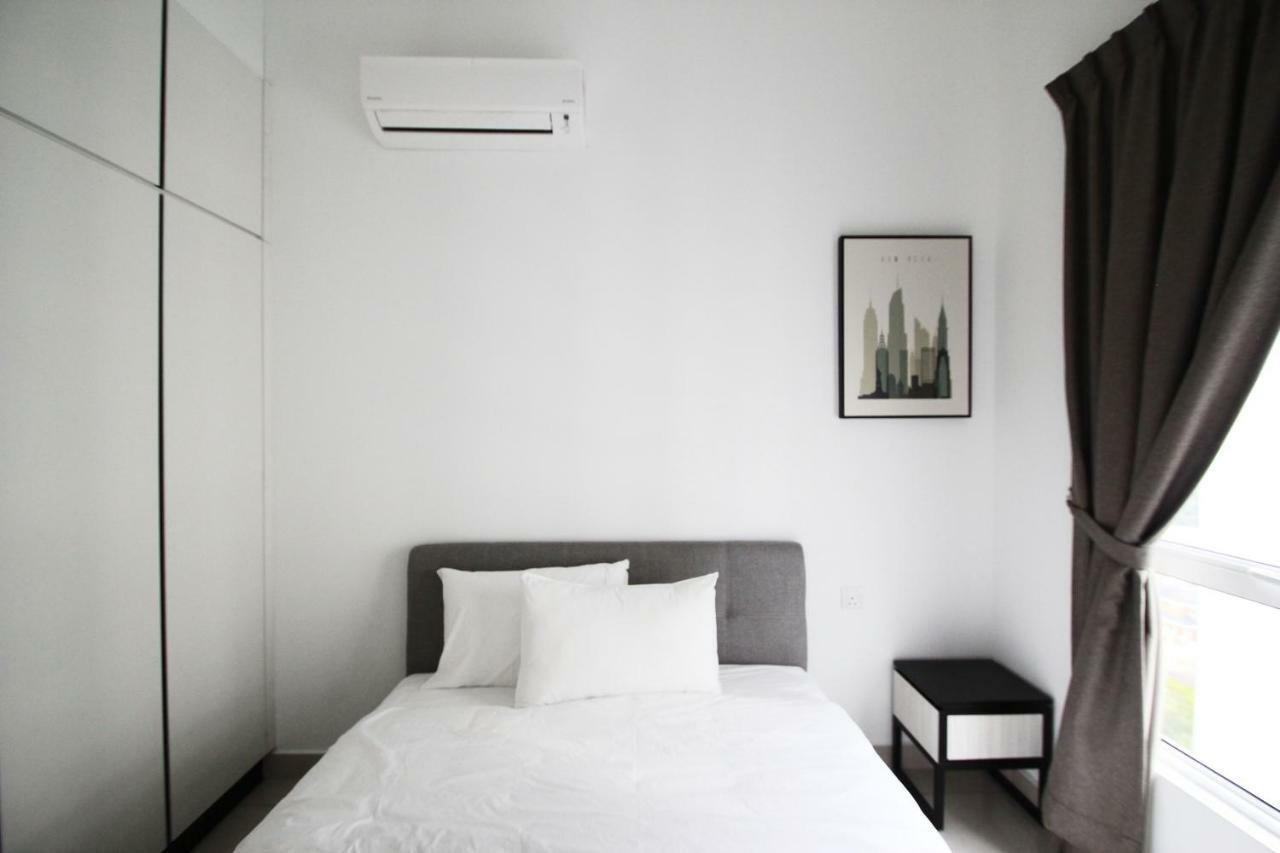 Pinnacle Tower Apartment Stay By Feel Suites Johor Bahru Exterior photo