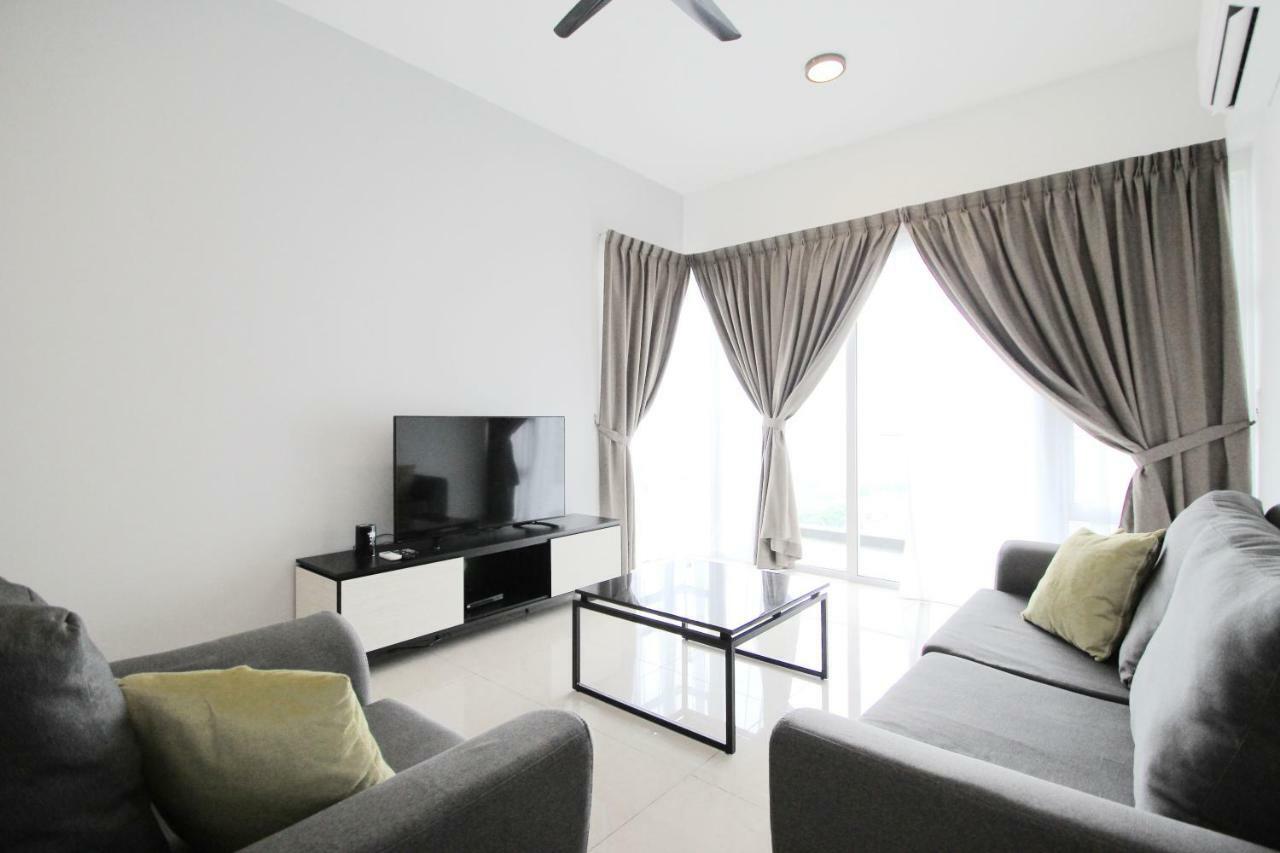 Pinnacle Tower Apartment Stay By Feel Suites Johor Bahru Exterior photo