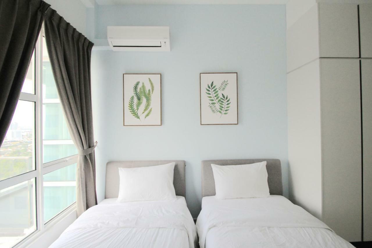 Pinnacle Tower Apartment Stay By Feel Suites Johor Bahru Exterior photo