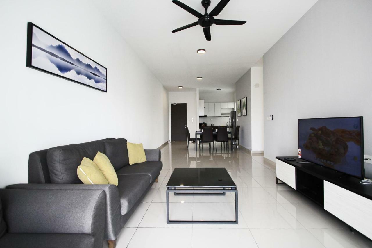 Pinnacle Tower Apartment Stay By Feel Suites Johor Bahru Exterior photo